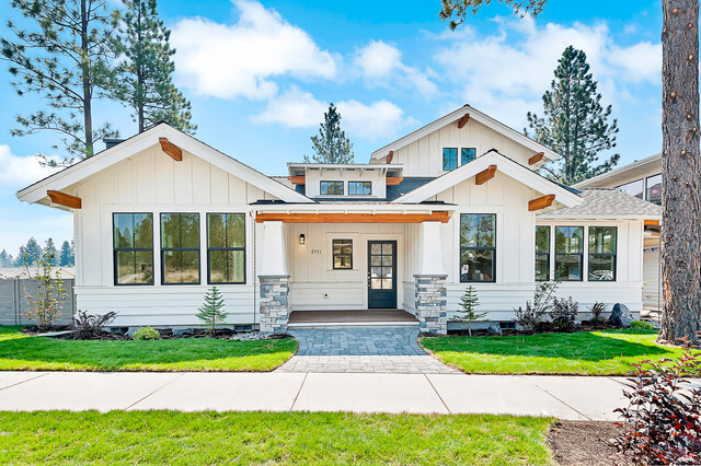 northwest-crossing-modern-craftsman-jason-todd-home-design-img_66d1f0d005db5c35_4-2983-1-ae8e8c6 northwest-crossing-modern-craftsman-jason-todd-home-design-img_66d1f0d005db5c35_4-2983-1-ae8e8c6